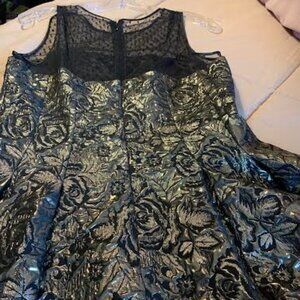 Luxe by Carmen Marc Valvo Black Metallic Gold dress with Mesh Top - Size 10